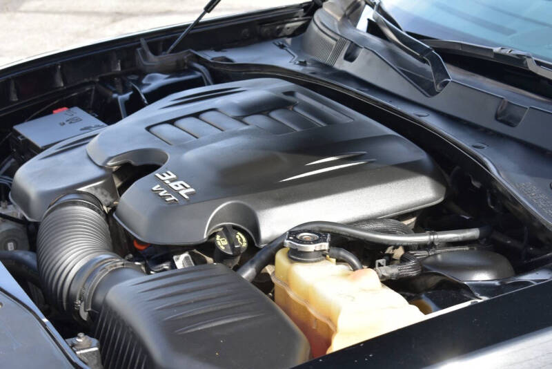 2017 Dodge Charger SE