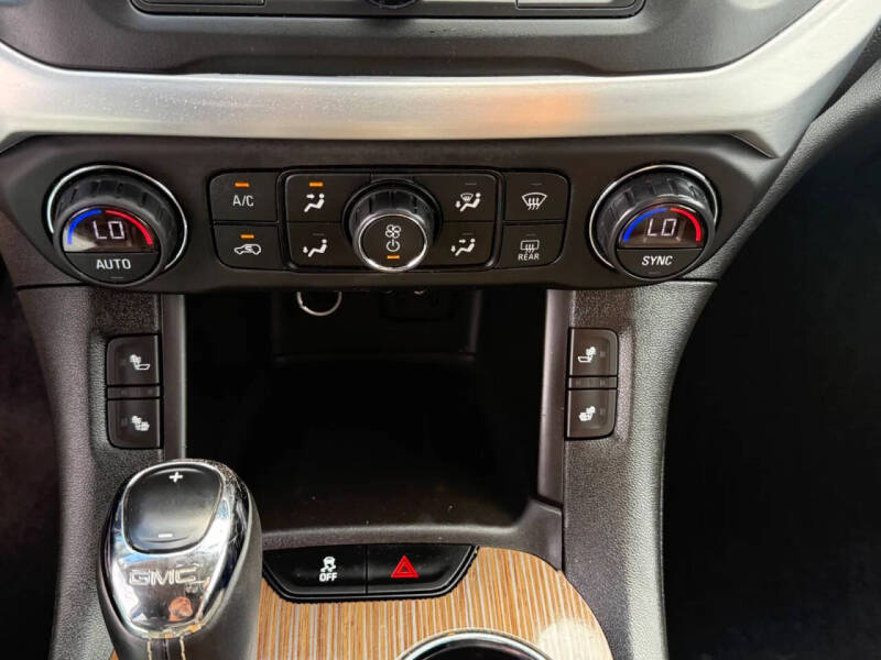 2017 GMC Acadia SLE-2