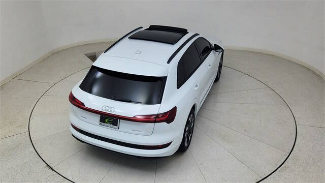 2022 Audi e-tron quattro Premium