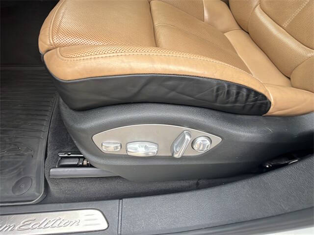 2014 Porsche Cayenne Platinum