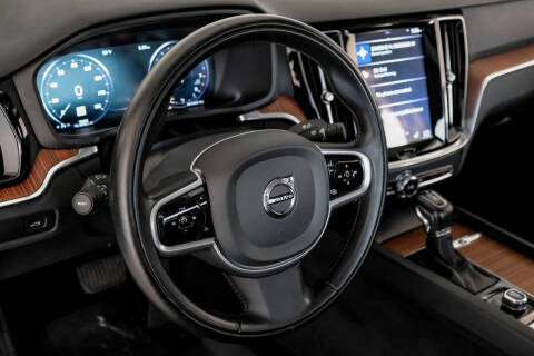 2020 Volvo S60 T5 Momentum