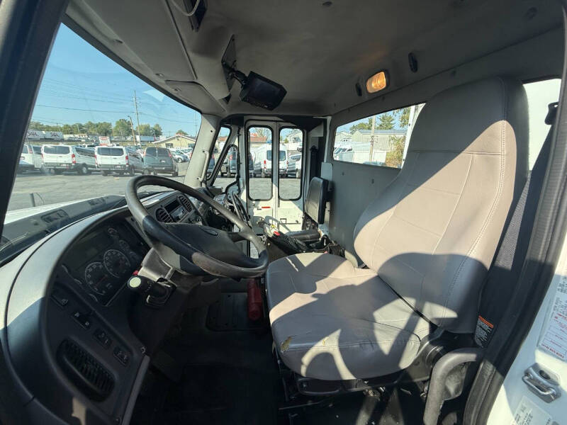 2014 Freightliner 108 SD