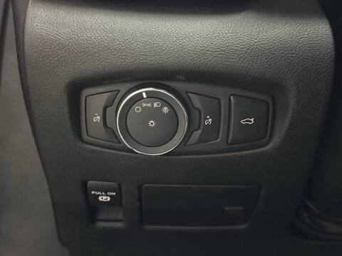 2017 Lincoln Continental Select