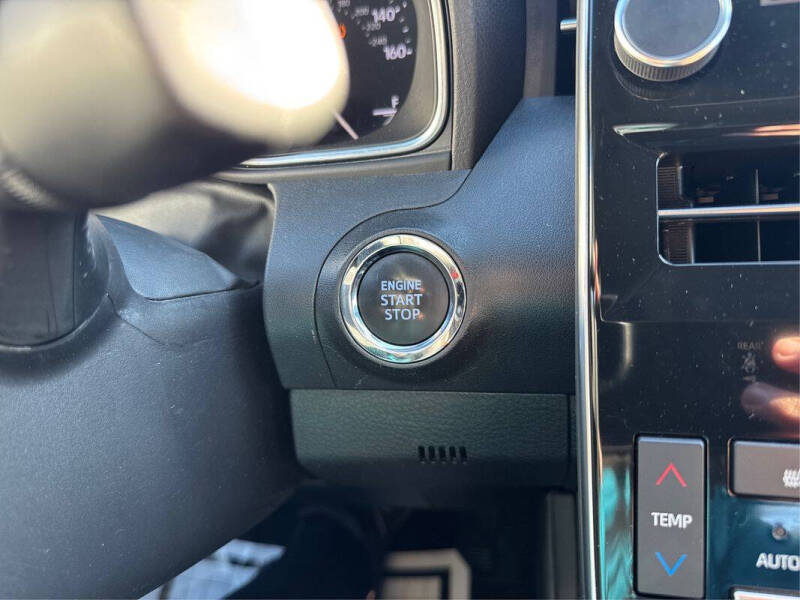 2022 Toyota Avalon XLE