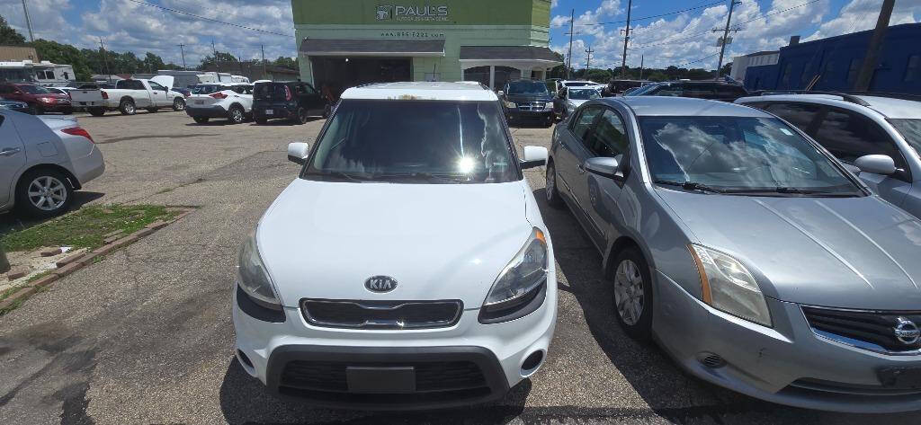 White 2013 Kia Soul Base 4dr Crossover 6A 2