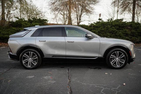 2024 Cadillac LYRIQ Luxury 1