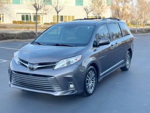 2020 Toyota Sienna XLE 8-Passenger
