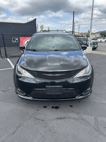 2018 Chrysler Pacifica Touring L Plus