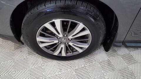 2018 Nissan Pathfinder SL