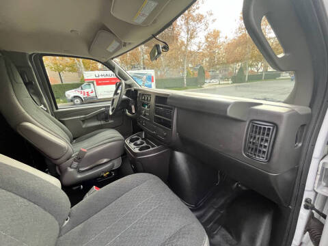 2024 Chevrolet Express 2500