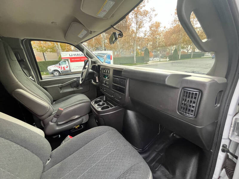 2024 Chevrolet Express 2500