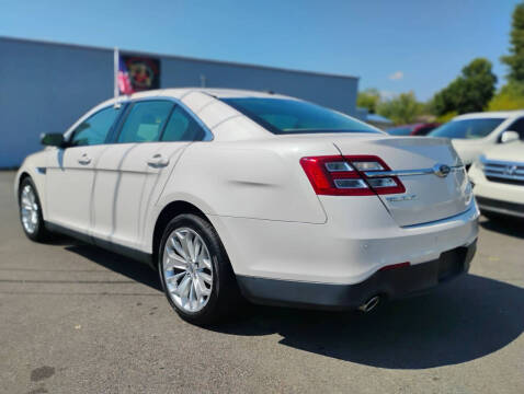 2017 Ford Taurus Limited