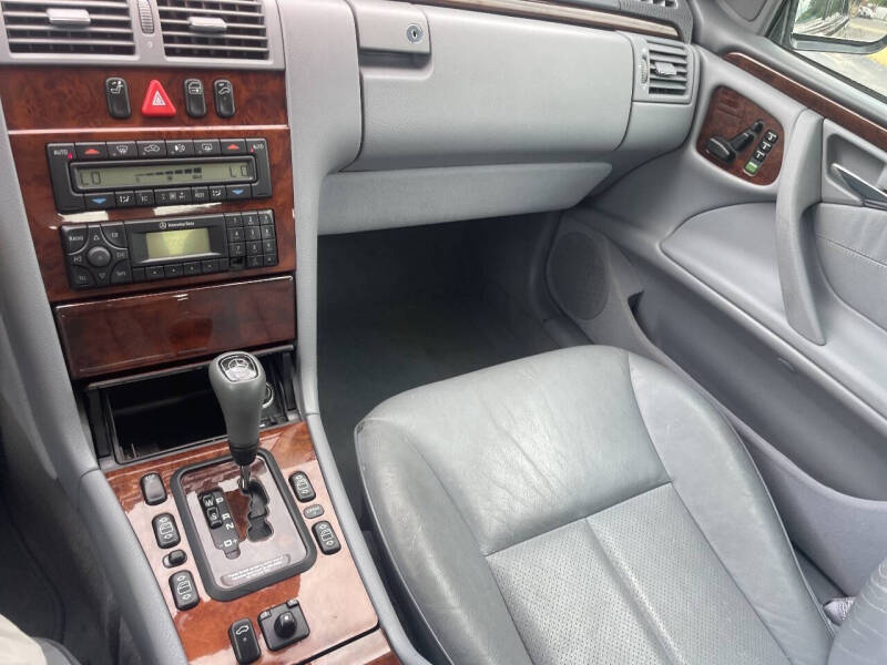 2000 Mercedes-Benz E-Class E 320