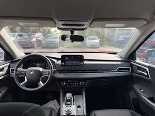 2024 Mitsubishi Outlander ES