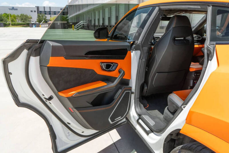 2022 Lamborghini Urus