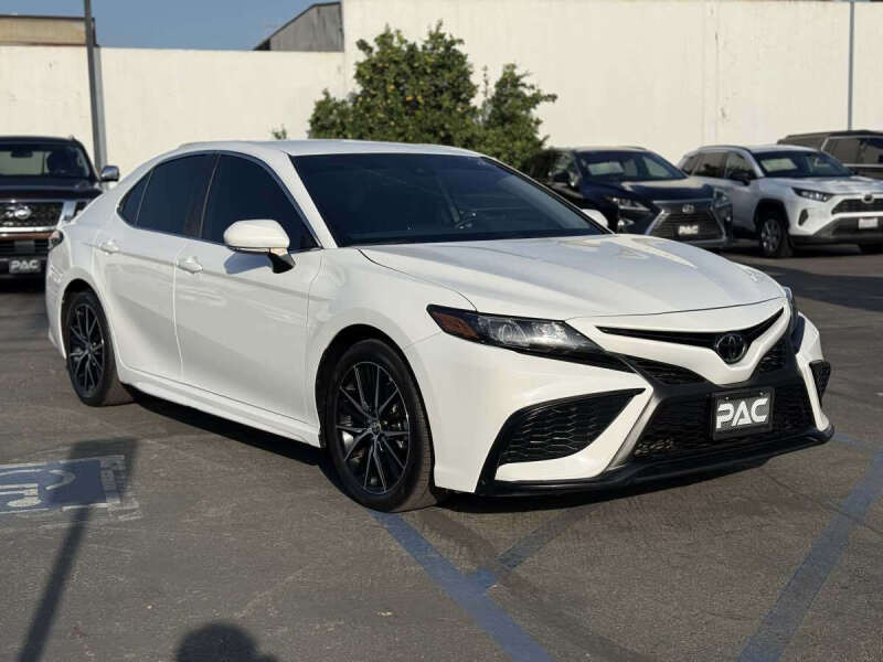 2024 Toyota Camry SE