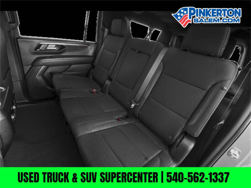 2025 Chevrolet Suburban LS