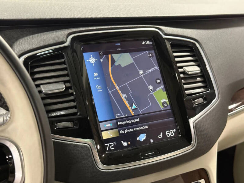 2016 Volvo XC90 T6 Momentum