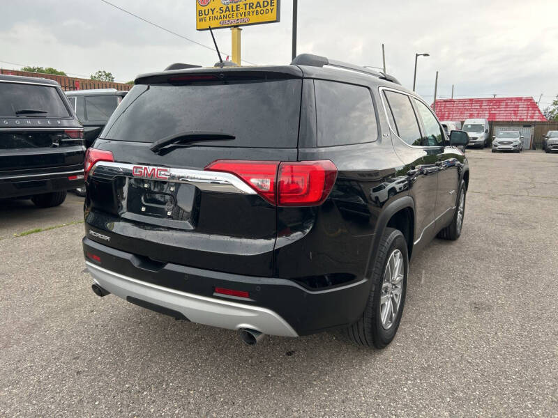 2017 GMC Acadia SLE-2