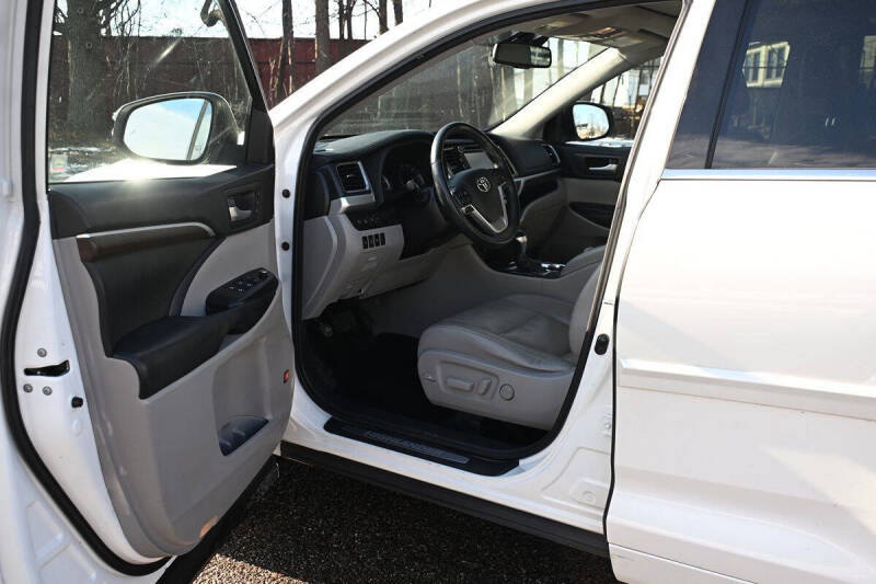 2016 Toyota Highlander Limited Platinum