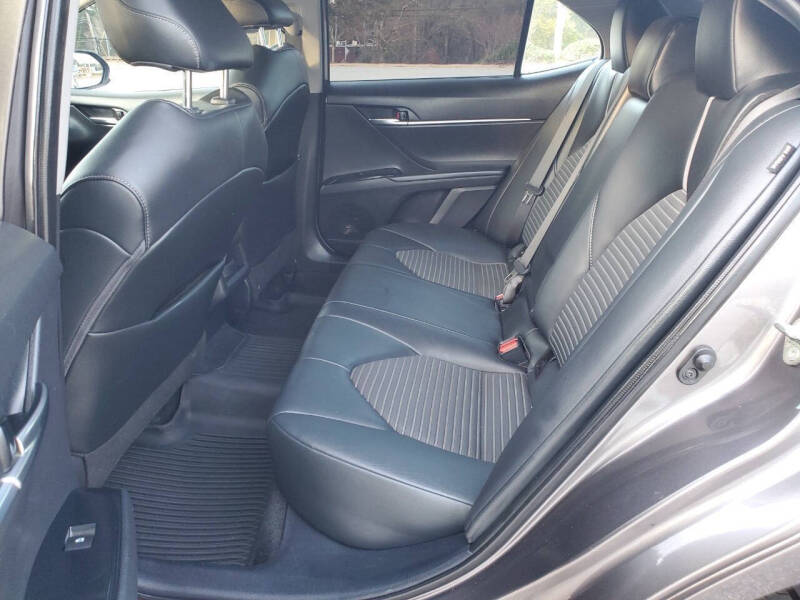 2020 Toyota Camry SE