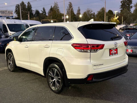 2017 Toyota Highlander LE Plus