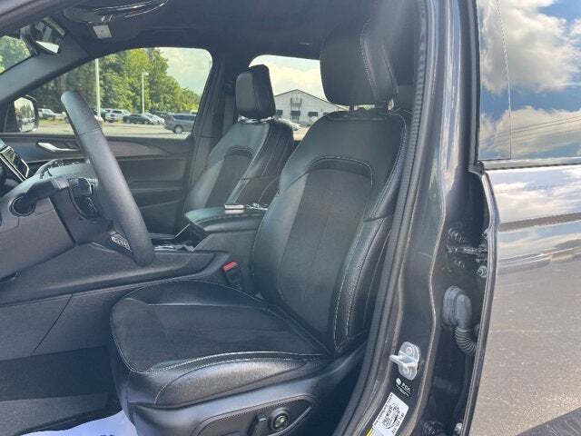 2023 Jeep Grand Cherokee L 37