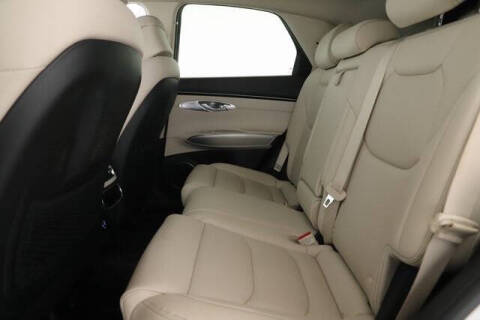 2022 Genesis GV70 2.5T Standard