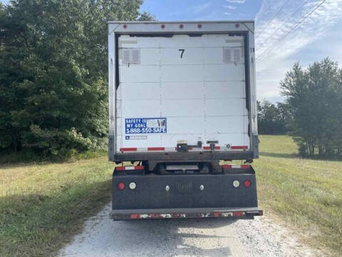 2014 Freightliner M2 106