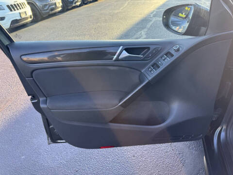 2011 Volkswagen GTI Base PZEV