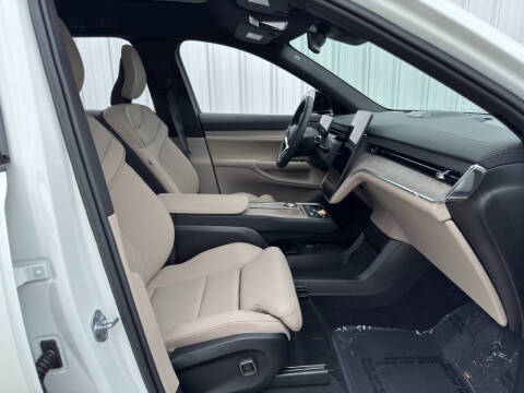 2025 Volvo EX90 Twin Performance Plus 7P