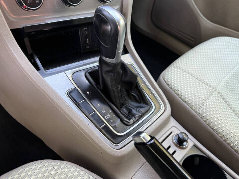 2016 Volkswagen Golf TSI S