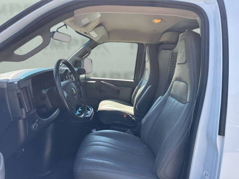 2023 Chevrolet Express 2500