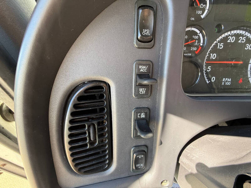 2019 Freightliner M2 106