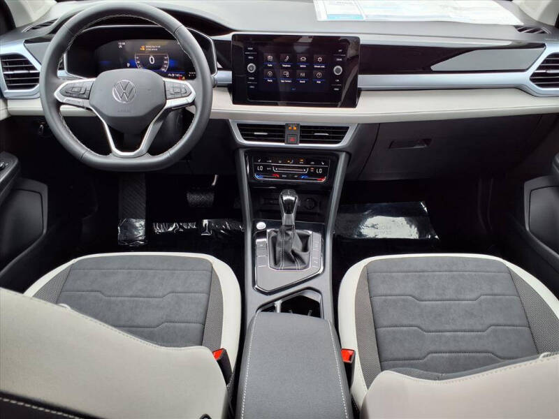 2026 Volkswagen Taos SE