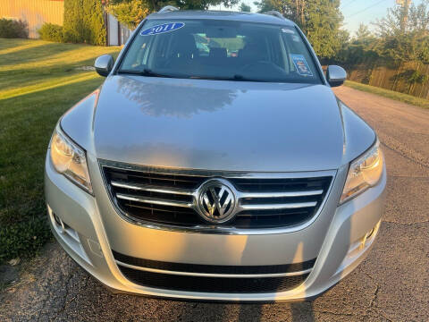 2011 Volkswagen Tiguan for sale at Luxury Cars Xchange in Lockport IL