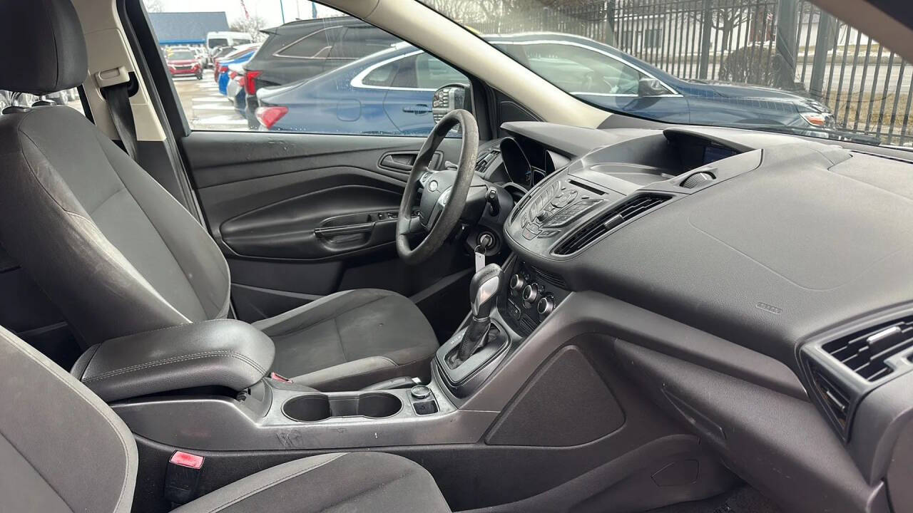 White 2013 Ford Escape S S 4dr SUV 15