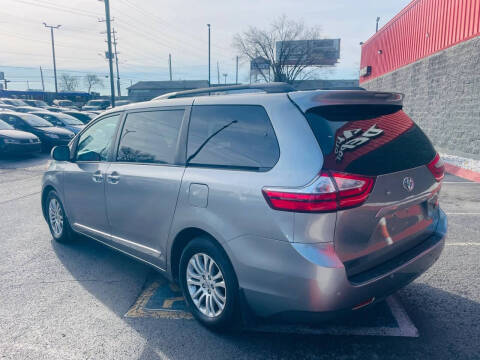 2017 Toyota Sienna