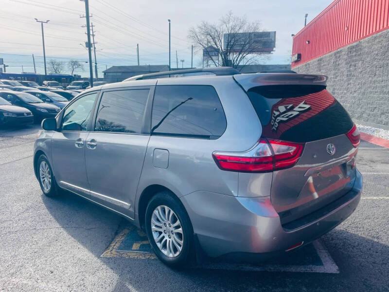 2017 Toyota Sienna