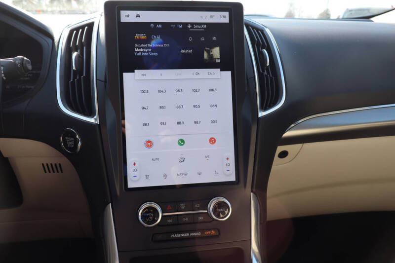 2024 Ford Edge Titanium