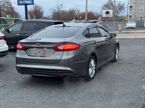 2013 Ford Fusion SE