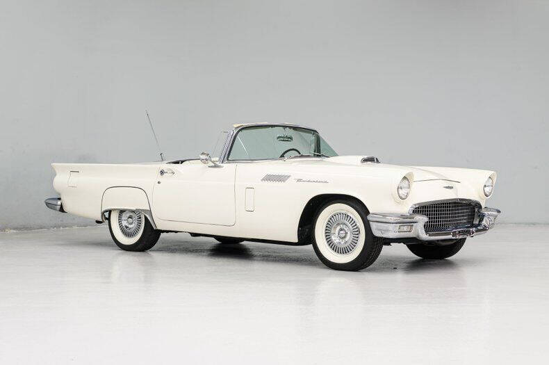 1957 Ford Thunderbird