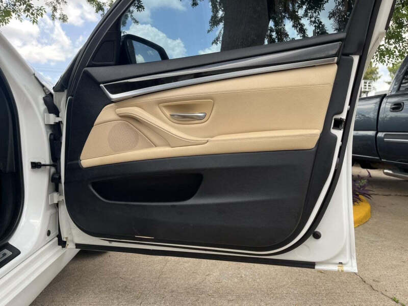 2016 BMW 5 Series 528i