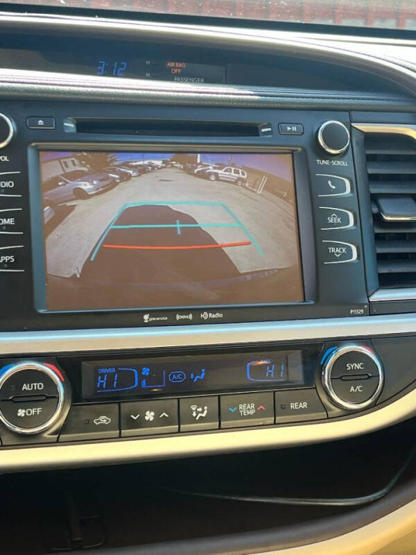 2018 Toyota Highlander LE