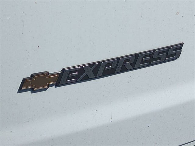2024 Chevrolet Express 2500