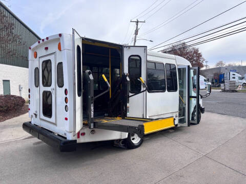 2014 Ford E-Series E-350 SD