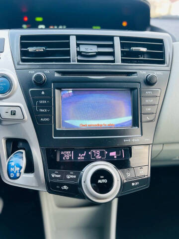 2012 Toyota Prius v Five