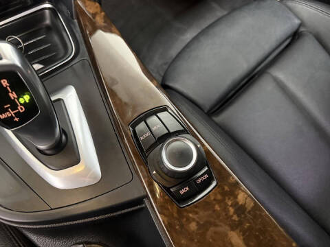 2013 BMW 3 Series 320i