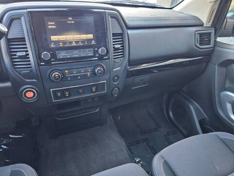 2022 Nissan Titan SV