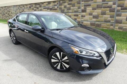 2020 Nissan Altima for sale at Tom Wood Used Cars of Greenwood in Greenwood IN